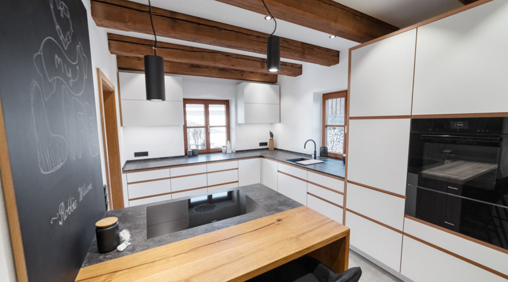 Küche weiß matt, Altholz Eiche